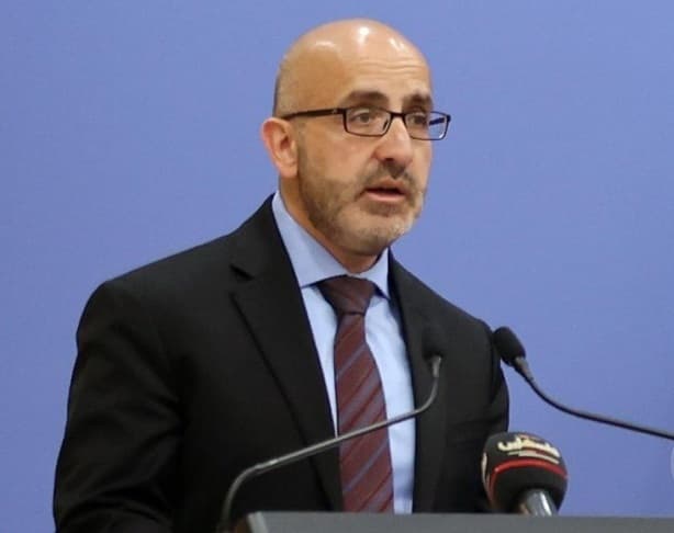 وزير المالية: تواصل تقديم الخدمات الأساسية وجزء من رواتب الموظفين