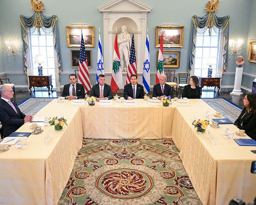 محادثات إسرائيلية لبنانية مباشرة في واشنطن بالتوازي مع تقديرات بتصعيد من حزب الله