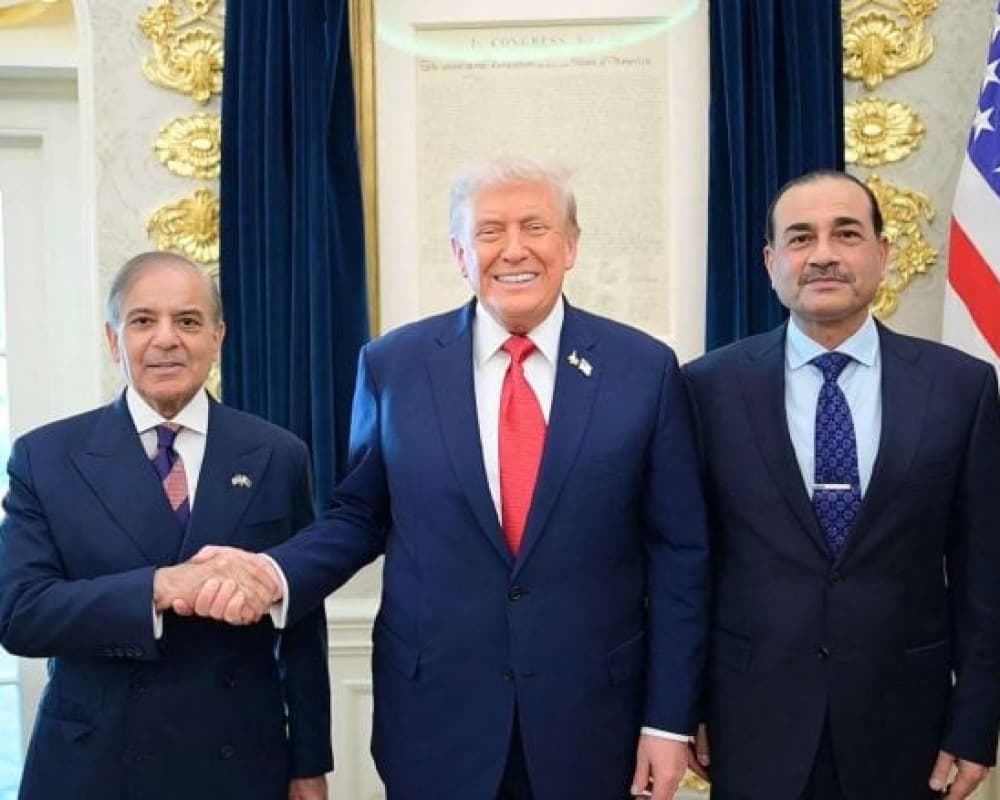 مصدر: ترامب أخبر قائد جيش باكستان بأنه سيأخذ نصيحته بشأن حصار موانئ إيران بعين الاعتبار