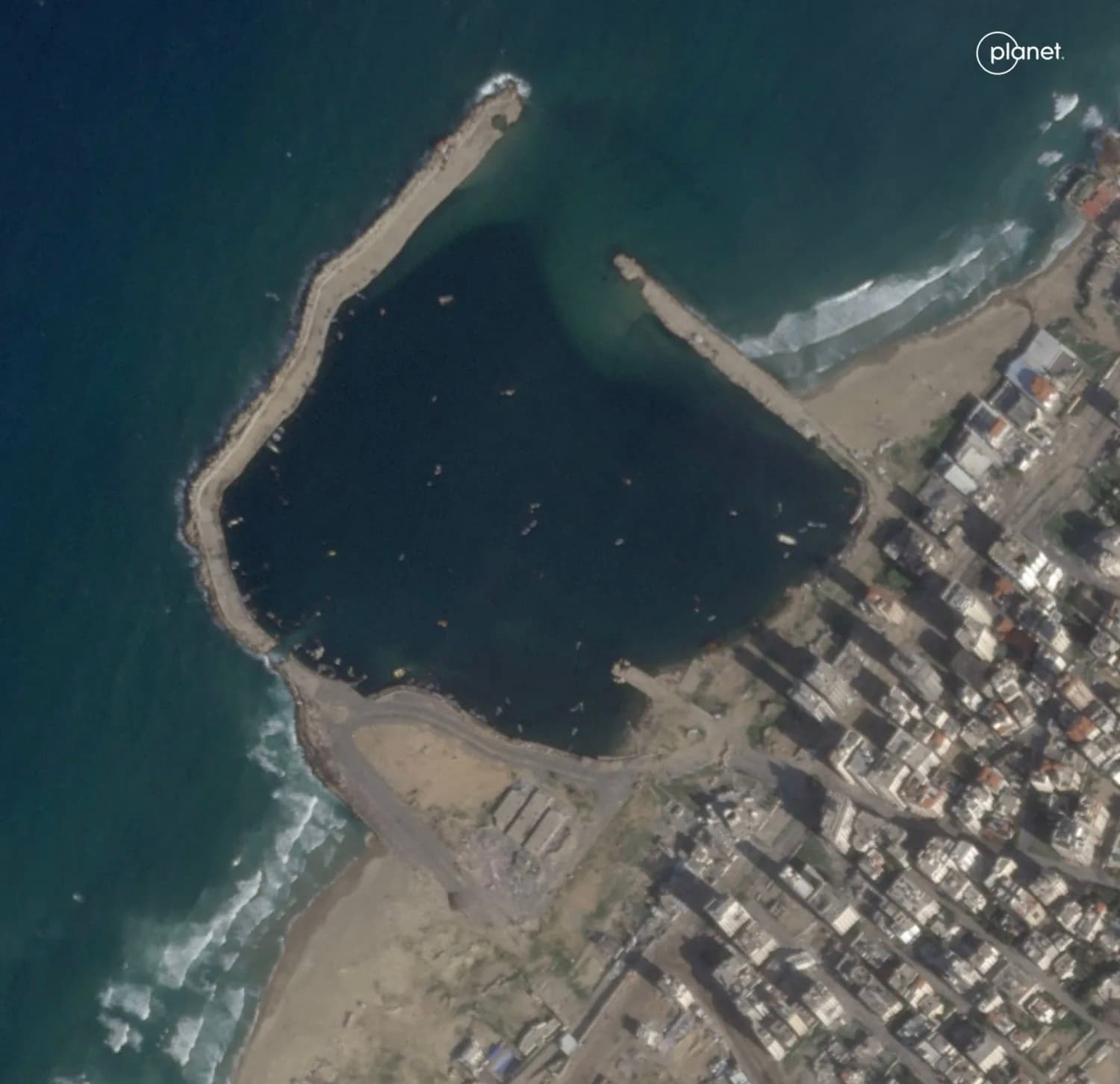 صحيفة : مجلس السلام بحث مع شركة إماراتية إنشاء ميناء جديد في غزة